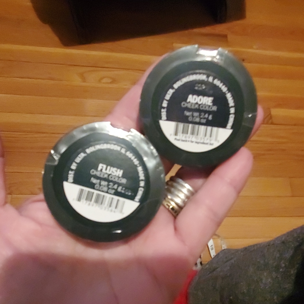 Makeup bundle - Picture 3 of 4